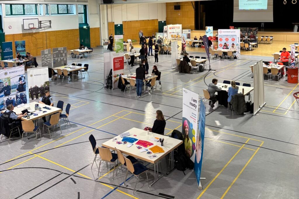 Messestände beim Azubi-Speeddating in Lohmar