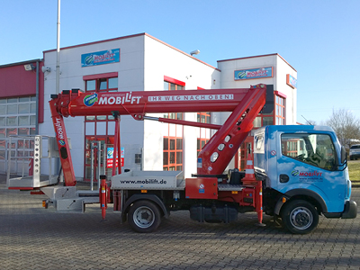 LKW-Arbeitsbühne / Hubsteiger mit einer Arbeithöhe 22 Meter mieten. Seitl. Reichweite 14 Meter, Tragkraft max. 230kg LKW-Arbeitsbühne / Hubsteiger mit einer Arbeithöhe 22 Meter mieten.