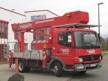 Wendiger LKW-Teleskop-Hubsteiger &#9989; Bis 28 m Arbeitshöhe &#9989; Universell einsetzbar &#9989; Optimal für Marktplätze &#9989;Jetzt reservieren &#9742; 0221 - 888 110 200